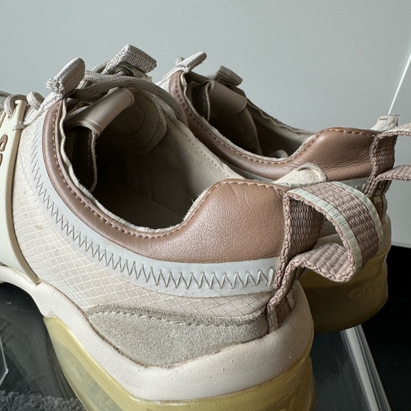 Coach Sneakers Beige - Picture 8 of 11